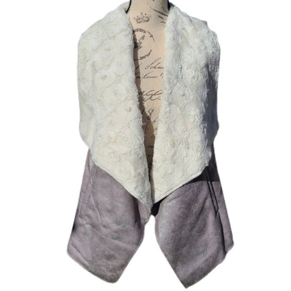 Marc New York by Andrew Marc faux fur Vest‎ sleeveless jacket silver Small - Picture 1 of 5